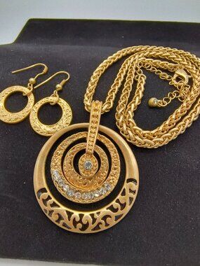 Vintage Gold‑Tone Statement Medallion Necklace & Earrings Set Boho